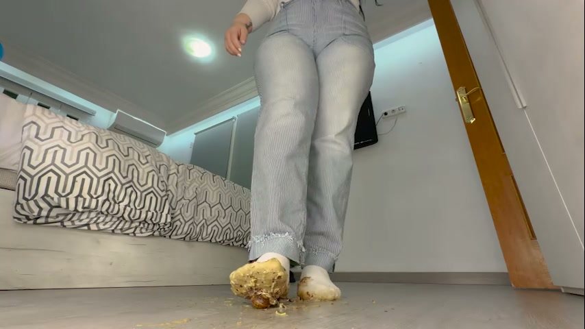 8100 Socked Snails 2 Preview